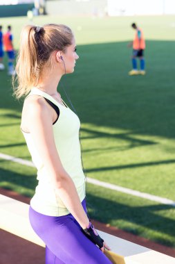 Stadyum sportif kız