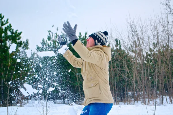 Jogando na neve — Fotografia de Stock