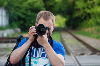 bir fotoğrafçı portresi