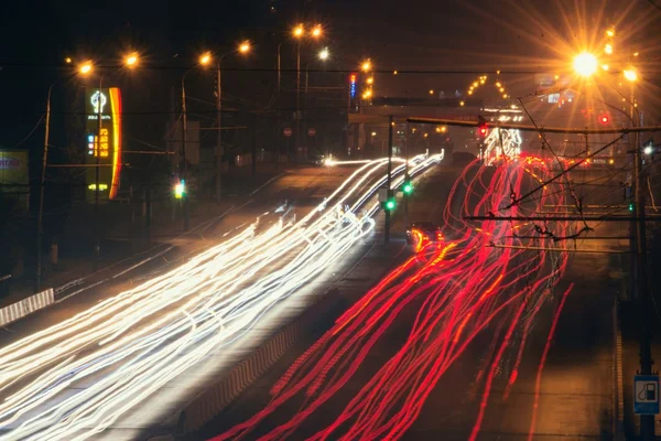 Tráfego noturno — Fotografia de Stock