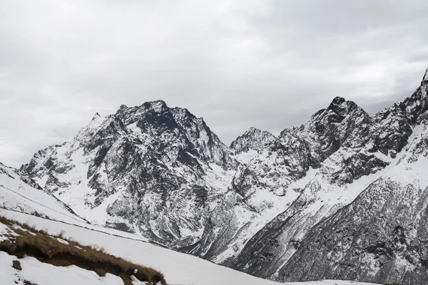 Dombay dans la neige — Photo