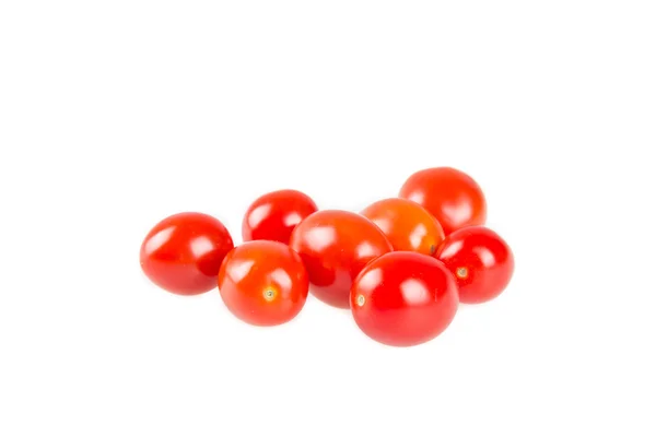 Beyaz arkaplanda kırmızı kiraz domatesleri — Stok fotoğraf