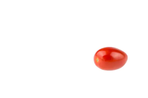 Roșii roșii cherry pe fundal alb — Fotografie, imagine de stoc