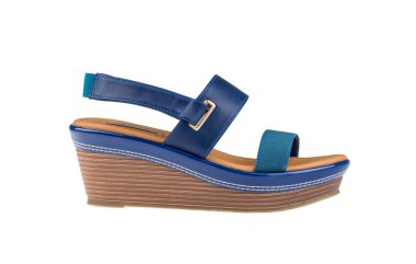 Beyaz zemin üzerine mavi yüksek topuk çifti