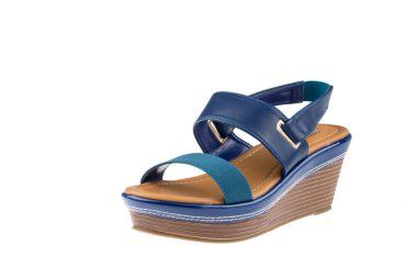 Beyaz zemin üzerine mavi yüksek topuk çifti