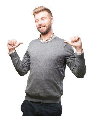 sarışın adam mutlu ifade ile