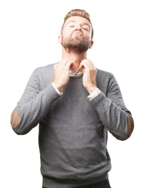 sarışın adam mutlu ifade ile