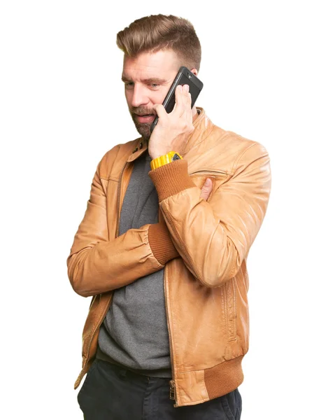 Blonde man praten op mobiele telefoon — Stockfoto