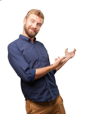 mutlu ifade ile sarışın iş adamı