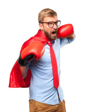 Boks eldiven giymiş sarışın adam kahraman