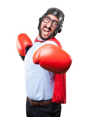 Boks eldiven giymiş deli kahraman