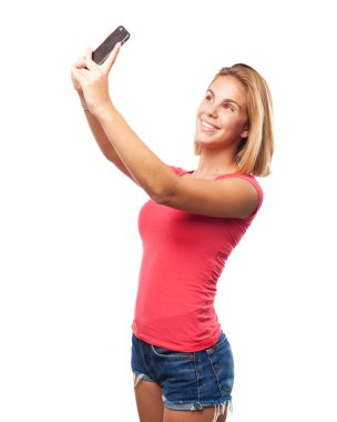 Kız selfie üstünde hareket eden telefon yapıyor