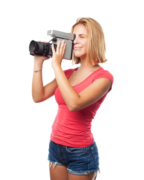 Junges blondes Mädchen mit Kamera — Stockfoto