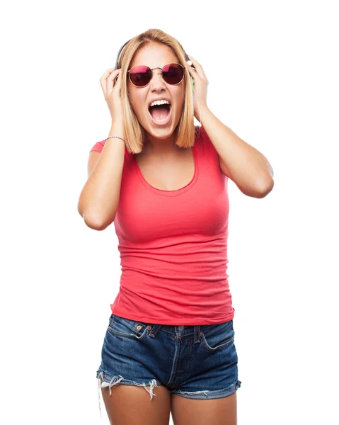 Chica escuchando música con auriculares —  Fotos de Stock