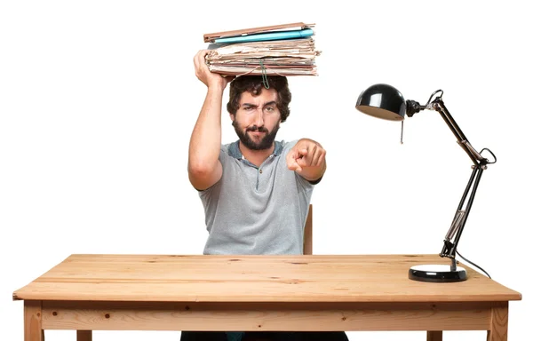 Louco homem à mesa com documentos — Fotografia de Stock