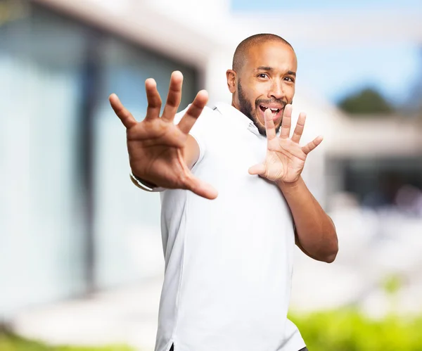 Schwarzer Mann mit besorgtem Gesichtsausdruck — Stockfoto