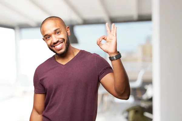 Homem de negócios negro com expressão feliz — Fotografia de Stock