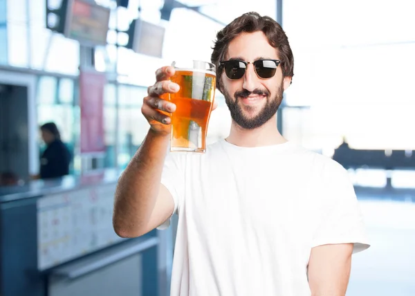 Joven con bebida alcohólica —  Fotos de Stock