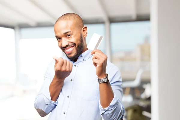 Hombre de negocios negro con tarjeta de crédito — Foto de Stock