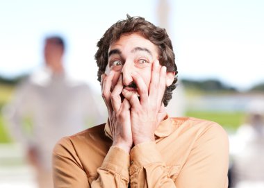 komik ifade ile çılgın adam