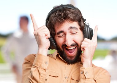 kulaklıklar ile deli komik adam