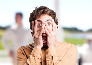 komik ifade ile çılgın adam