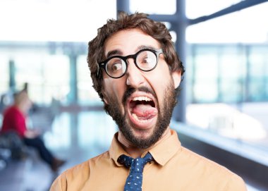 komik ifade ile çılgın adam