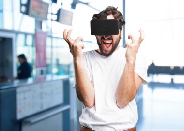 sanal gözlüklü deli adam