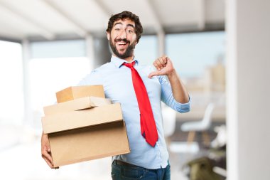 çılgın adamla karton kutular