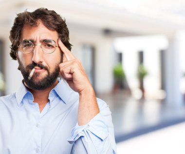 endişeli ifade ile deli iş adamı