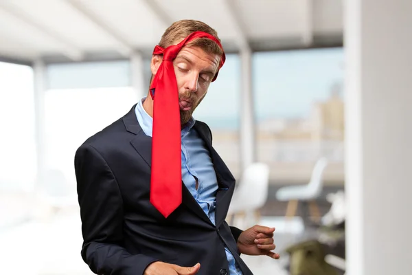 Hombre de negocios rubio con expresión feliz — Foto de Stock