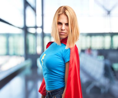 kızgın ifade ile sarışın eroin