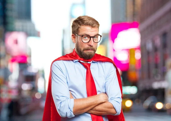 Blonder Held mit überraschtem Gesichtsausdruck — Stockfoto