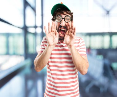 kızgın ifade ile çılgın adam