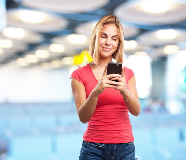 Girl using mobile phone — Stock Photo, Image