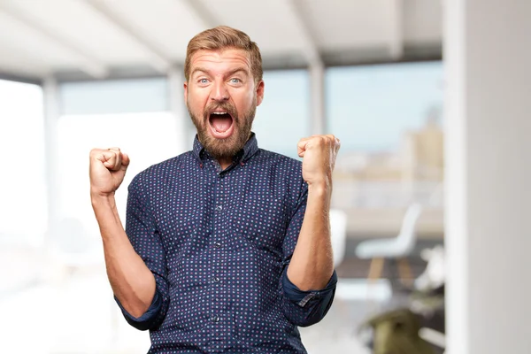 Blonder Geschäftsmann mit glücklichem Gesichtsausdruck — Stockfoto