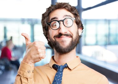 komik ifade ile çılgın adam