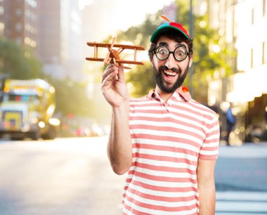 aptal çılgın adam oyuncak uçak ile