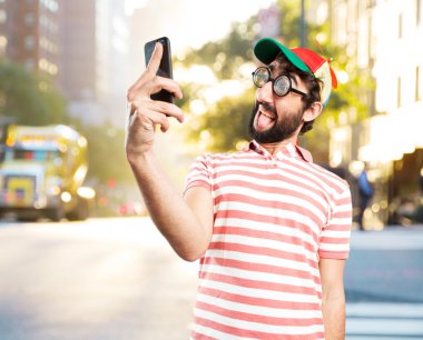 aptal çılgın adam cep telefonu ile