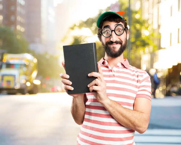 Narr verrückter Mann mit Buch — Stockfoto