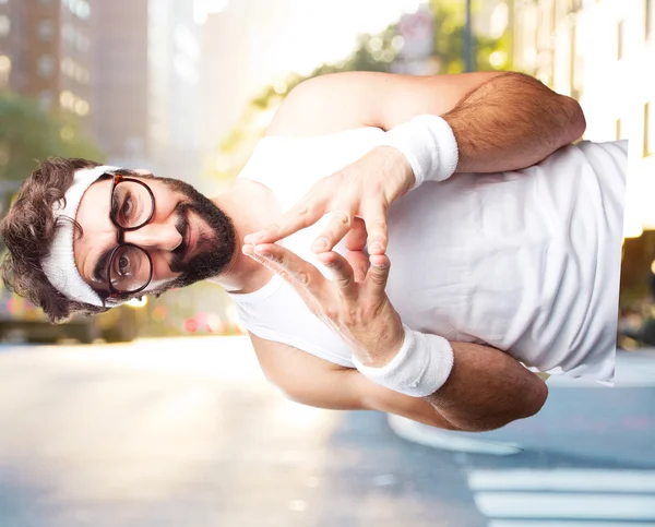 Gek jongeman met gelukkig expressie — Stockfoto