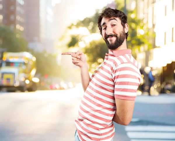 Gek jongeman met gelukkig expressie — Stockfoto