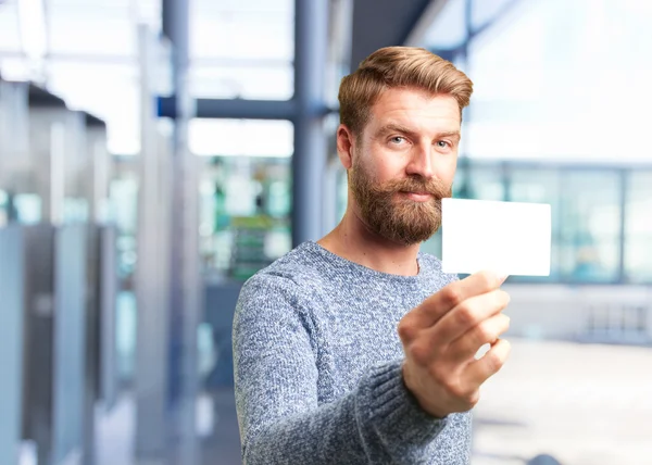 Blond hipster man met witte kaart — Stockfoto