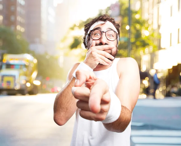 Junger verrückter Sportler mit glücklichem Gesichtsausdruck — Stockfoto