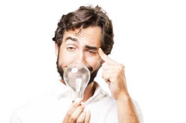 bir ampul ile genç serin adam