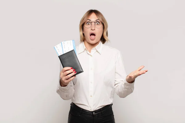 Young Blonde Woman Feeling Extremely Shocked Surprised Anxious Panicking Stressed — Stock Photo, Image