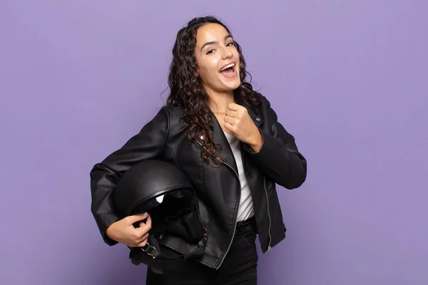 Young Hispanic Woman Feeling Happy Positive Successful Motivated Facing Challenge — Stock Photo, Image