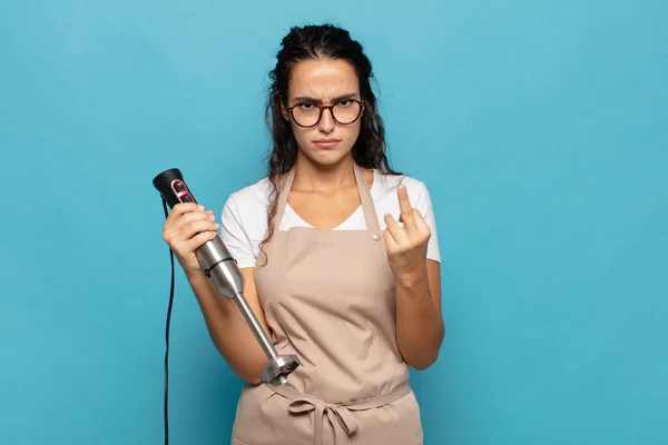 Giovane Donna Ispanica Sente Arrabbiato Infastidito Ribelle Aggressivo Capovolgendo Dito — Foto Stock