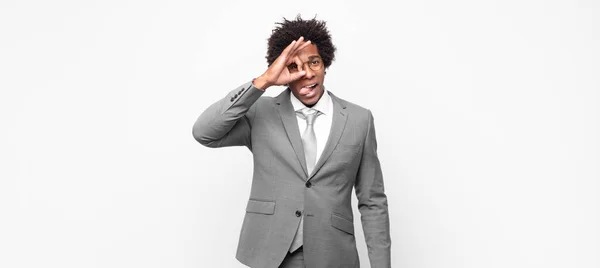 Black Afro Businessmansmiling Happily Funny Face Joking Looking Peephole Spying — Stock Photo, Image