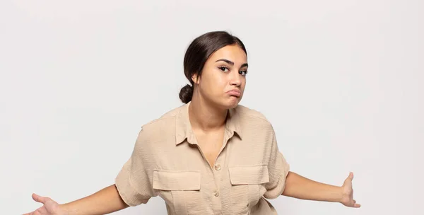 Pretty Young Woman Feeling Clueless Confused Having Idea Absolutely Puzzled — Stock Photo, Image